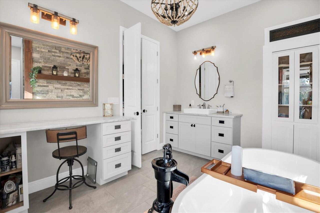 1605 Center Road, Terra Ceia, FL 34250 Photo