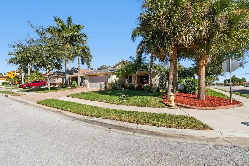 7119 35th Lane E, Sarasota, FL 34243 Photo