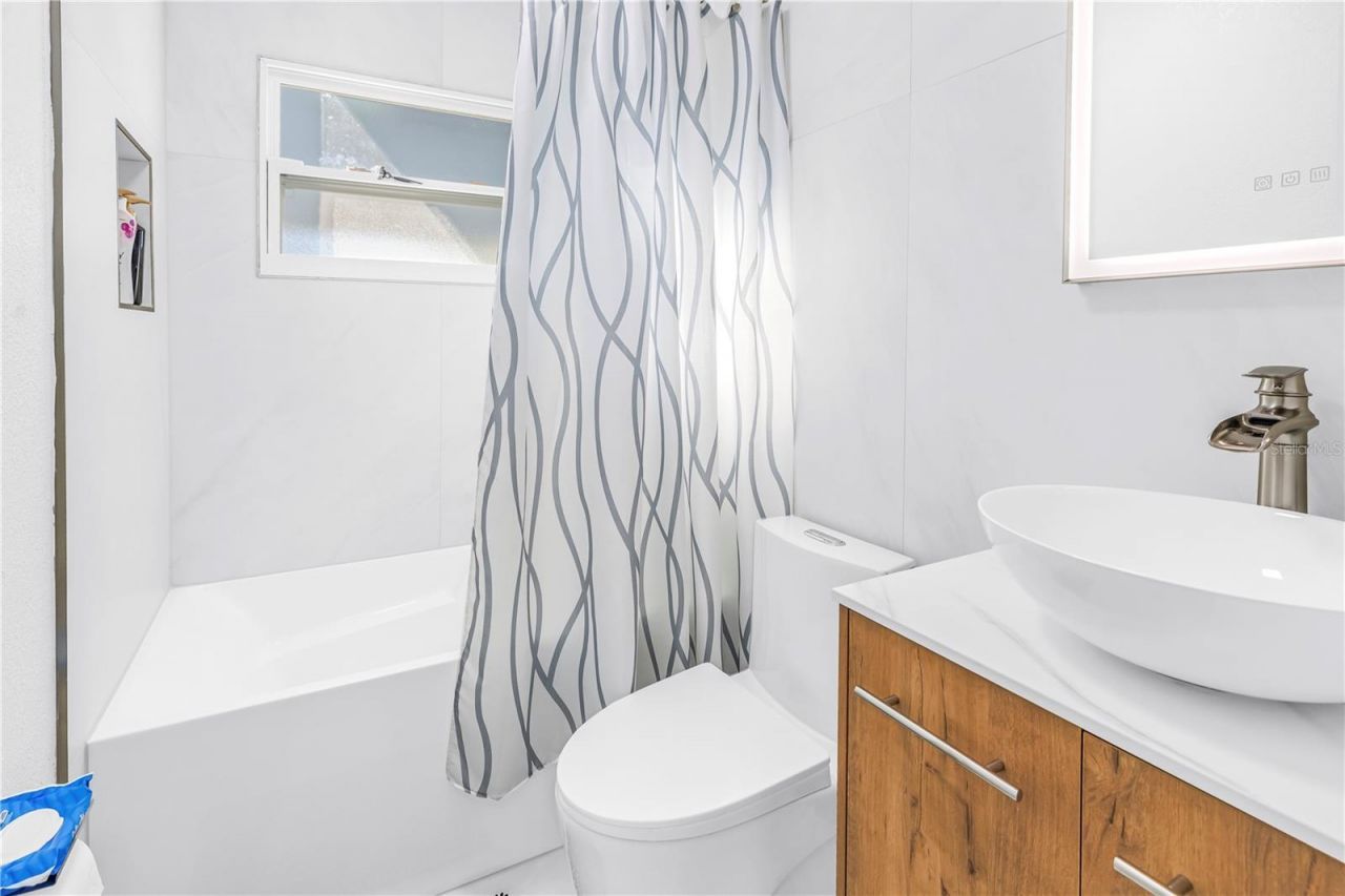 5758 Dartmouth Avenue N, Saint Petersburg, FL 33710 Photo