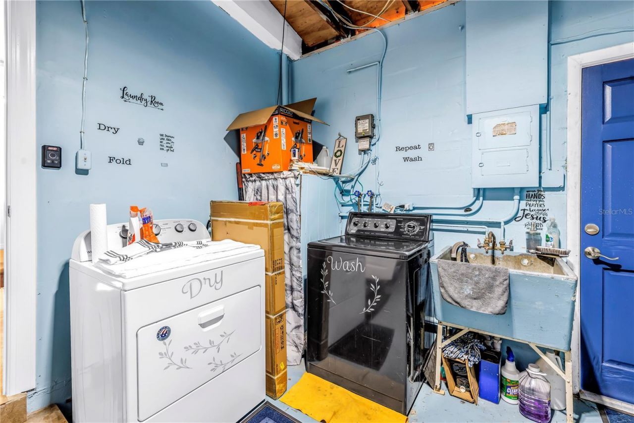 5758 Dartmouth Avenue N, Saint Petersburg, FL 33710 Photo