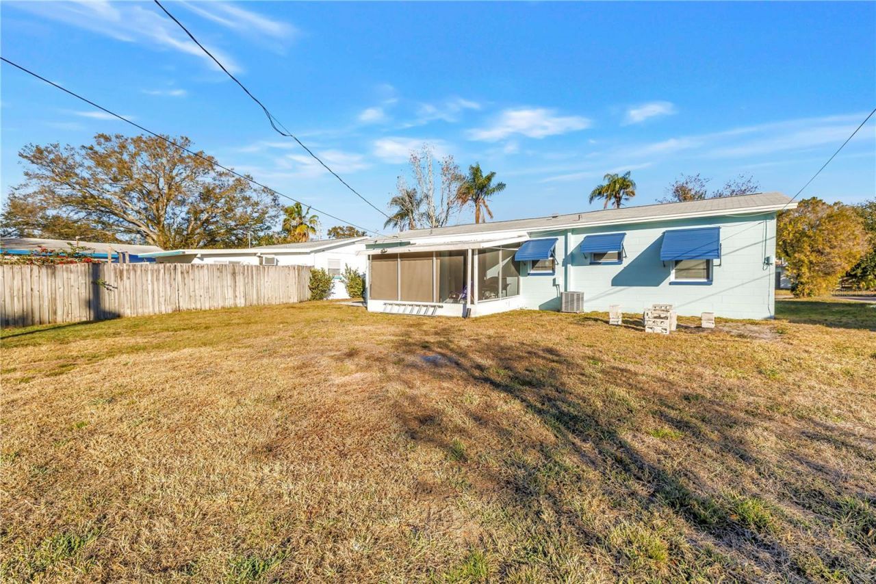 5758 Dartmouth Avenue N, Saint Petersburg, FL 33710 Photo