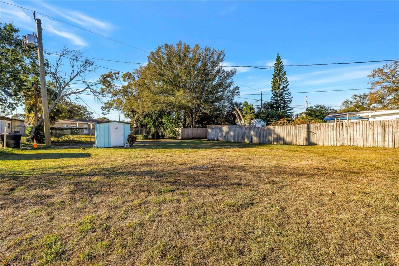 5758 Dartmouth Avenue N, Saint Petersburg, FL 33710 Photo