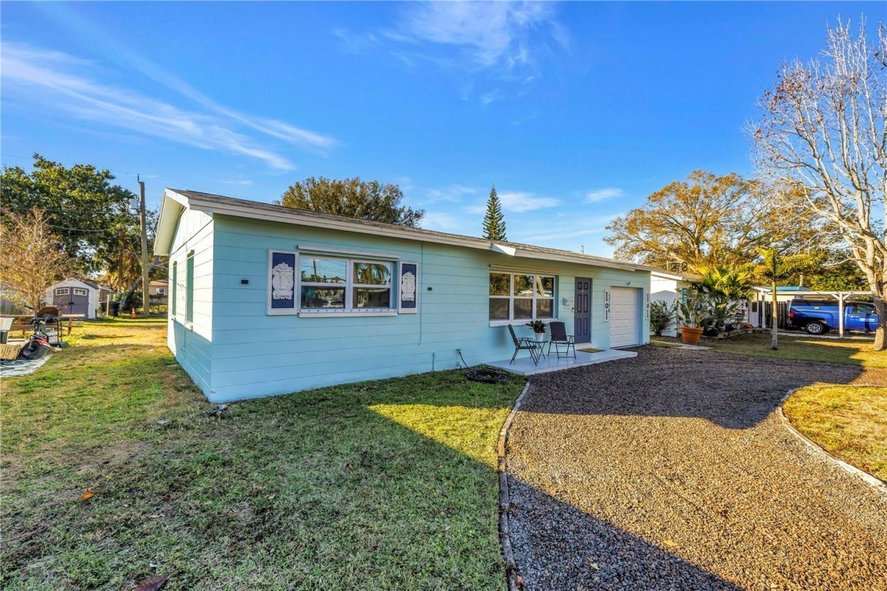 5758 Dartmouth Avenue N, Saint Petersburg, FL 33710 Photo