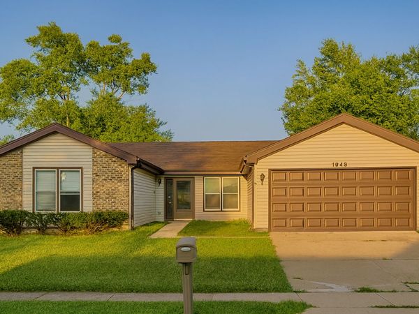 1943 Towner Lane, Glendale Heights, IL 60139