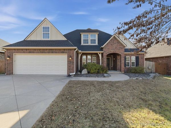 722 W 39th Street S, Sand Springs, OK 74063