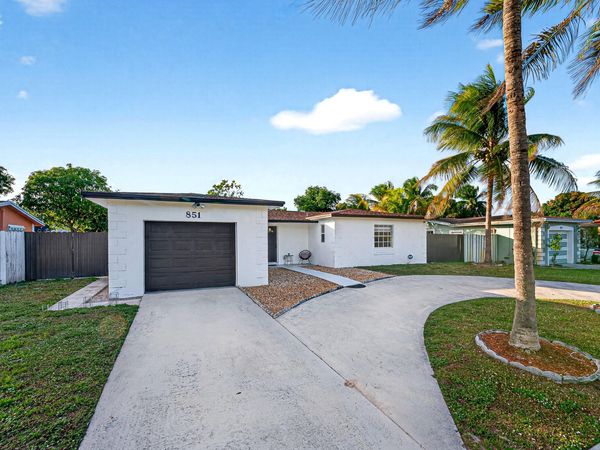 851 SW 67th Avenue, North Lauderdale, FL 33068
