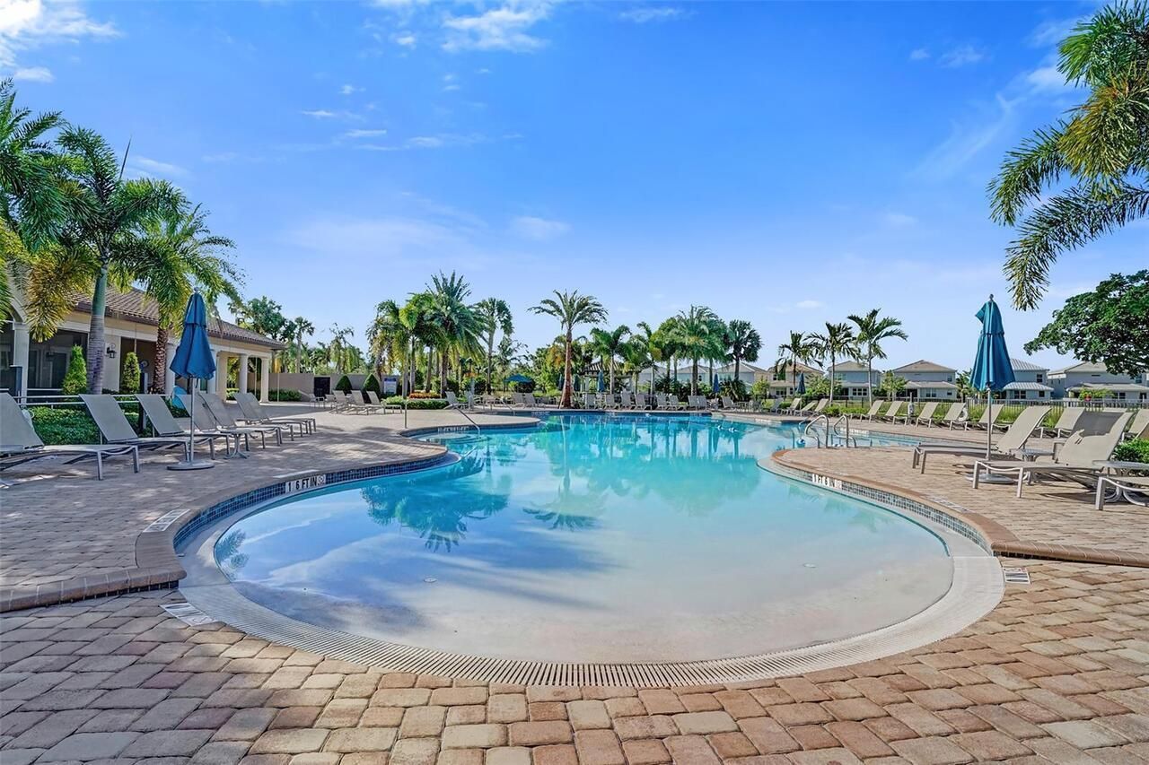 5068 Greenway Dr, Hollywood, FL 33021 Photo