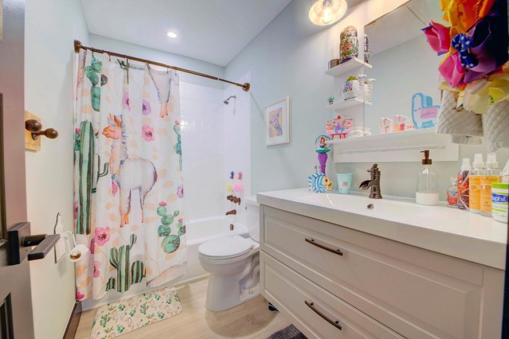 18111 NW 68th Ave, Unit I210, Hialeah, FL 33015 Photo