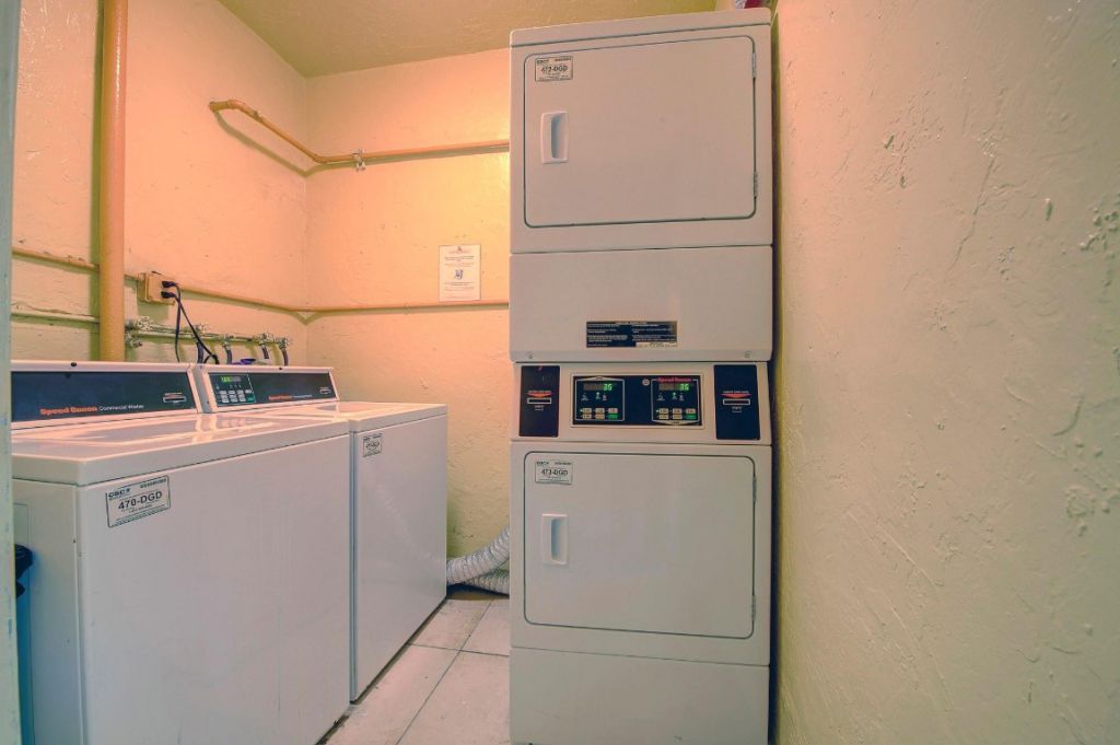 18111 NW 68th Ave, Unit I210, Hialeah, FL 33015 Photo