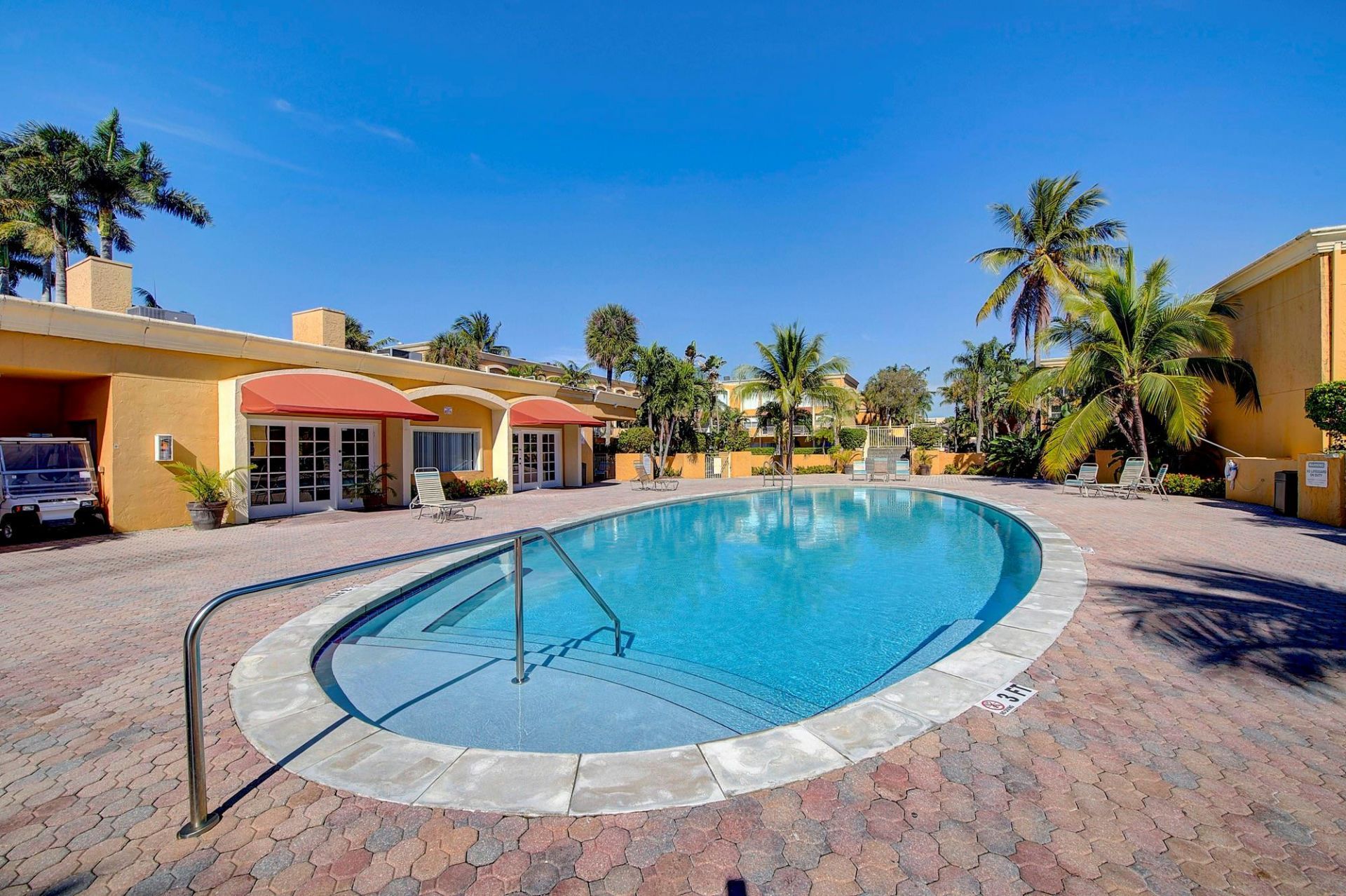 18111 NW 68th Avenue, Unit I210, Hialeah, FL 33015 Photo