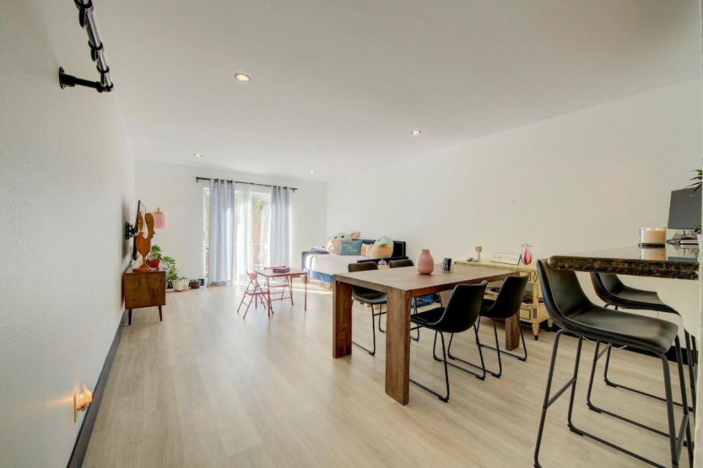 18111 NW 68th Ave, Unit I210, Hialeah, FL 33015 Photo