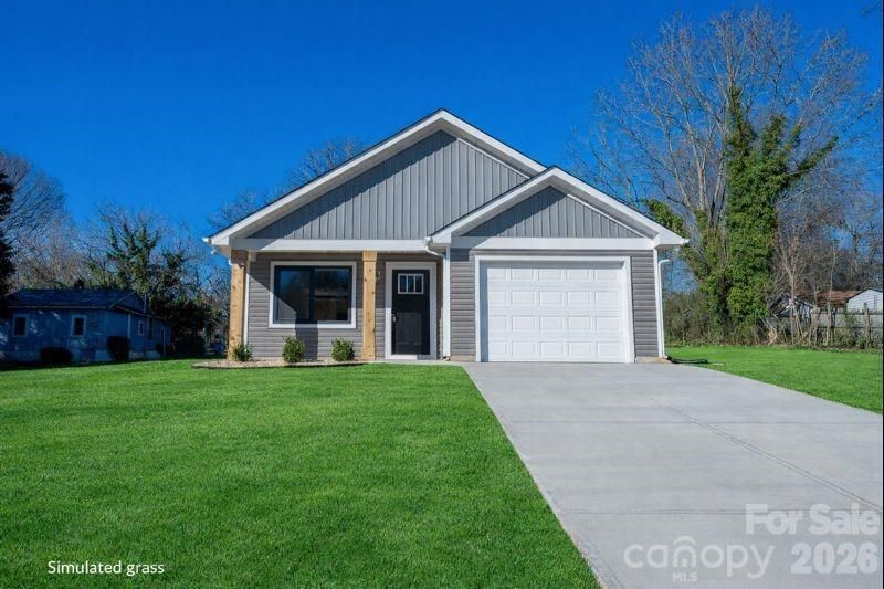 647 E Sharpe Street, Statesville, NC 28677 Main Photo