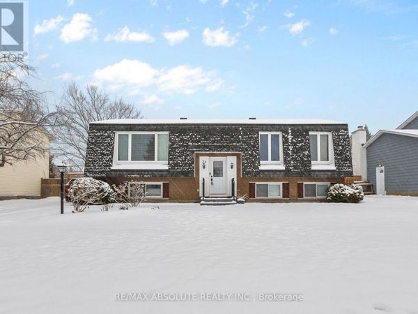 33 Owlshead Road, Ottawa, ON K0A3P0