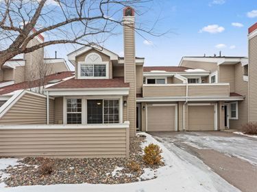 2040 Shenandoah Court, Unit B, Plymouth, MN 55447