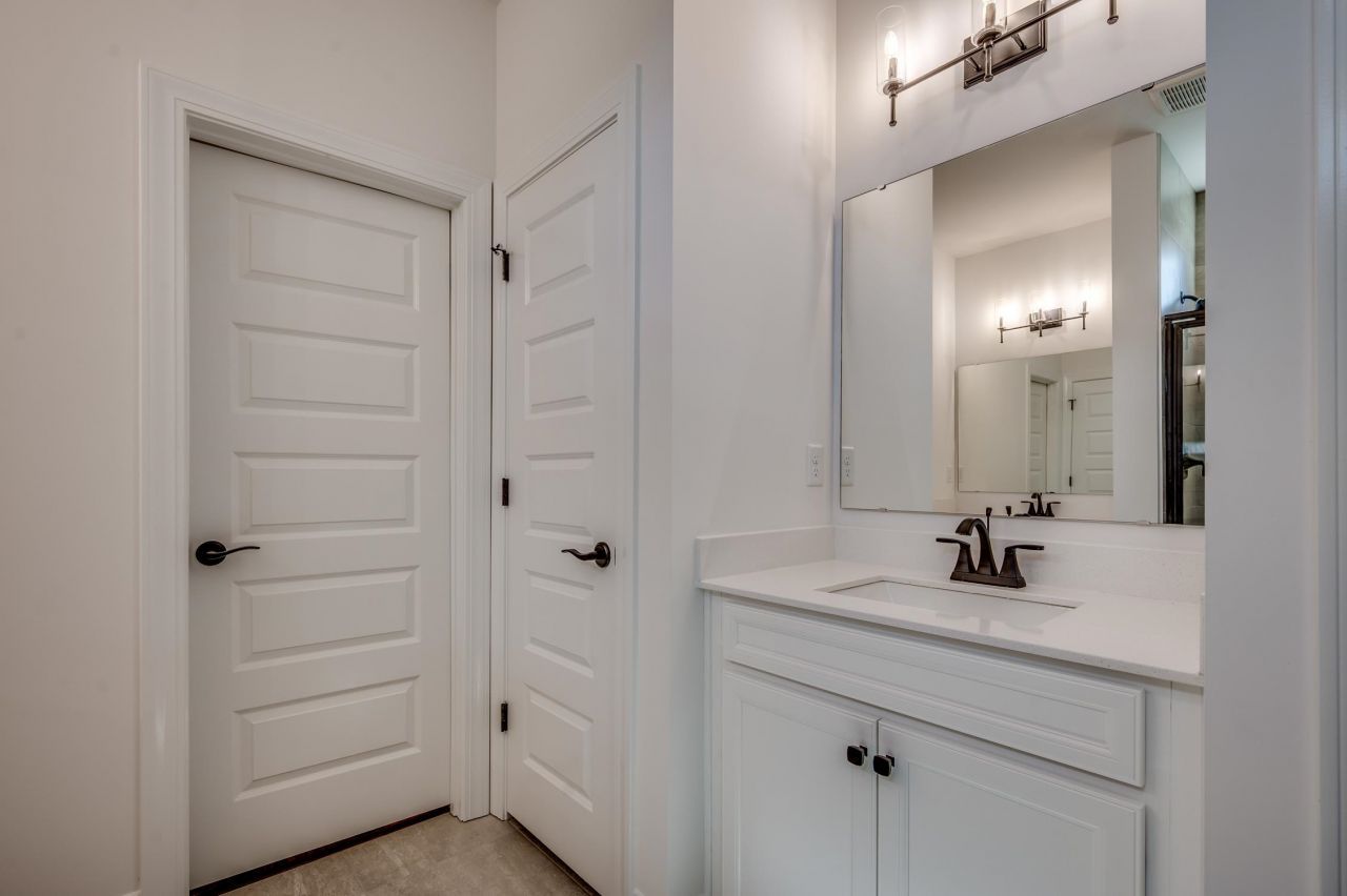 608 Canborough Lane Photo 10