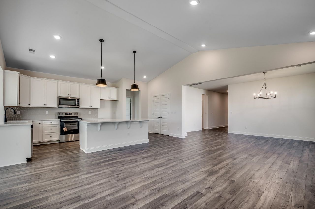 608 Canborough Lane Photo 18