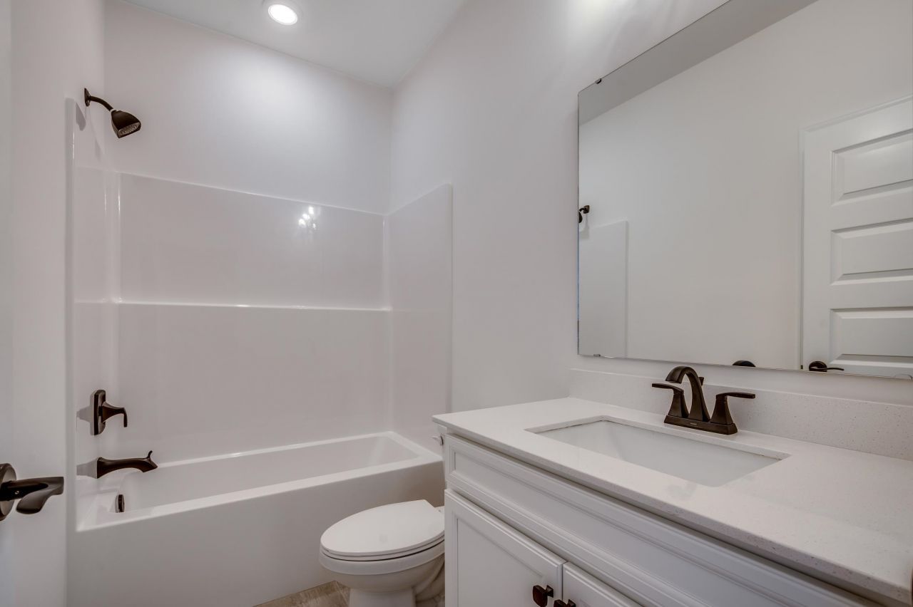 608 Canborough Lane Photo 4