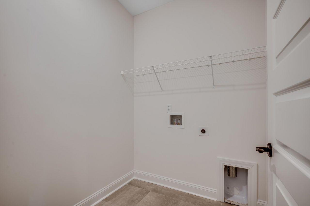 608 Canborough Lane Photo 7