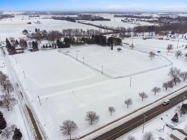 506 Kennedy Ave, Howards Grove, WI 53083