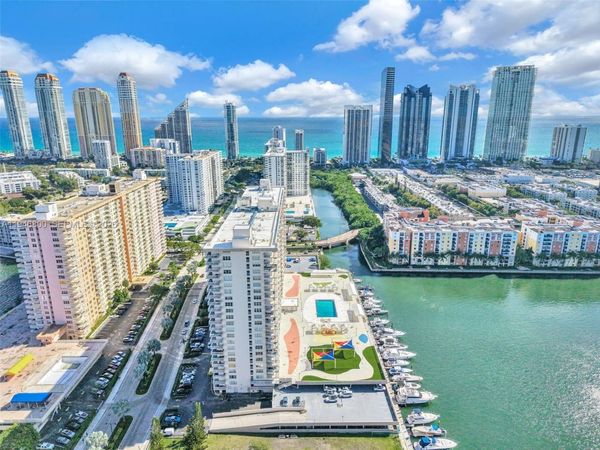 250 174th St, Unit 1808, Sunny Isles Beach, FL 33160