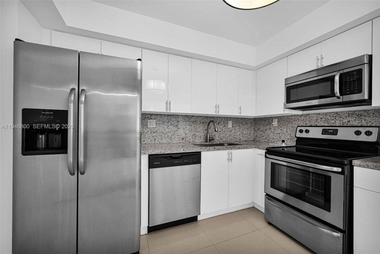 250 174th St, Unit 1808, Sunny Isles Beach, FL 33160 Photo