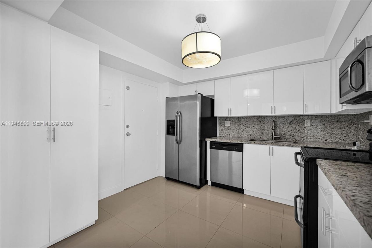 250 174th St, Unit 1808, Sunny Isles Beach, FL 33160 Photo