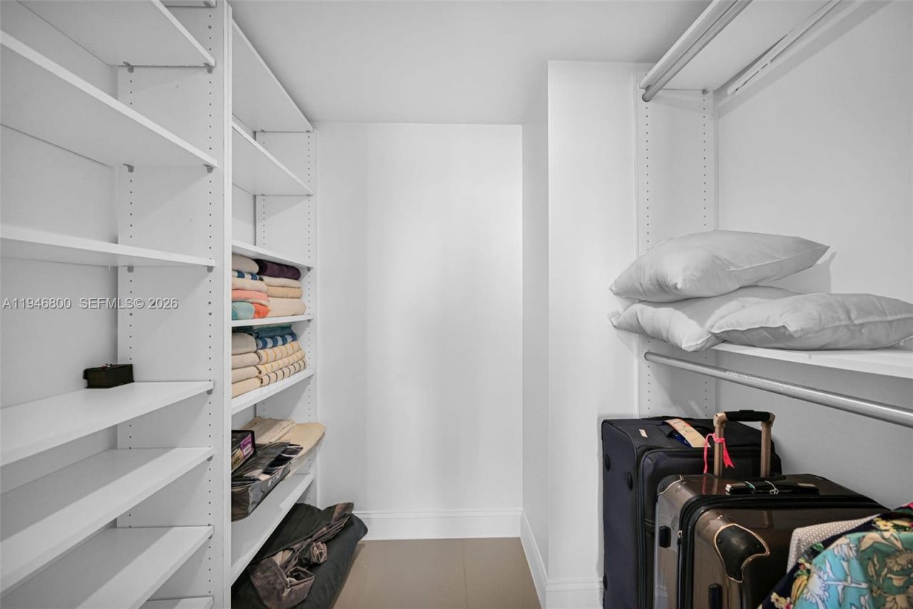 250 174th St, Unit 1808, Sunny Isles Beach, FL 33160 Photo