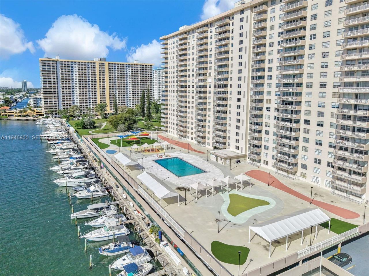 250 174th St, Unit 1808, Sunny Isles Beach, FL 33160 Photo