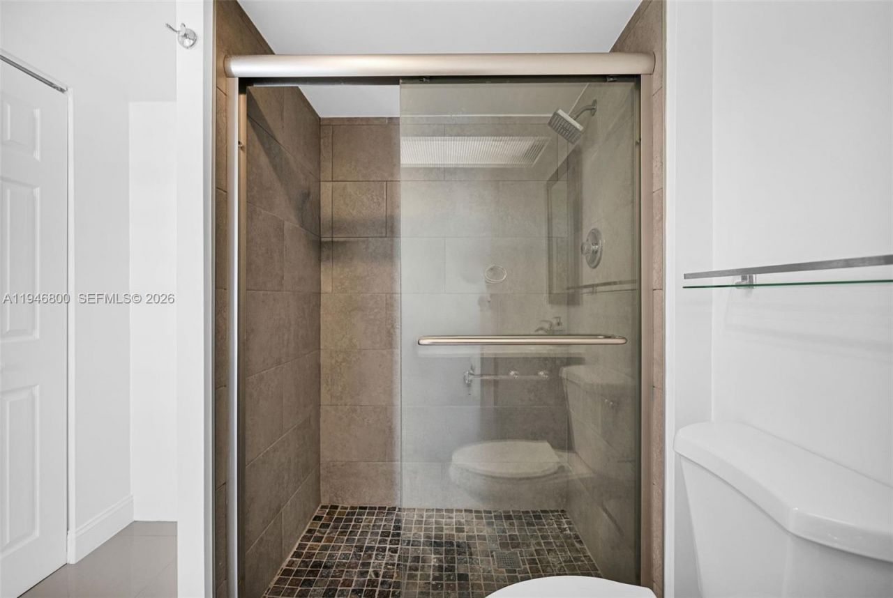 250 174th St, Unit 1808, Sunny Isles Beach, FL 33160 Photo