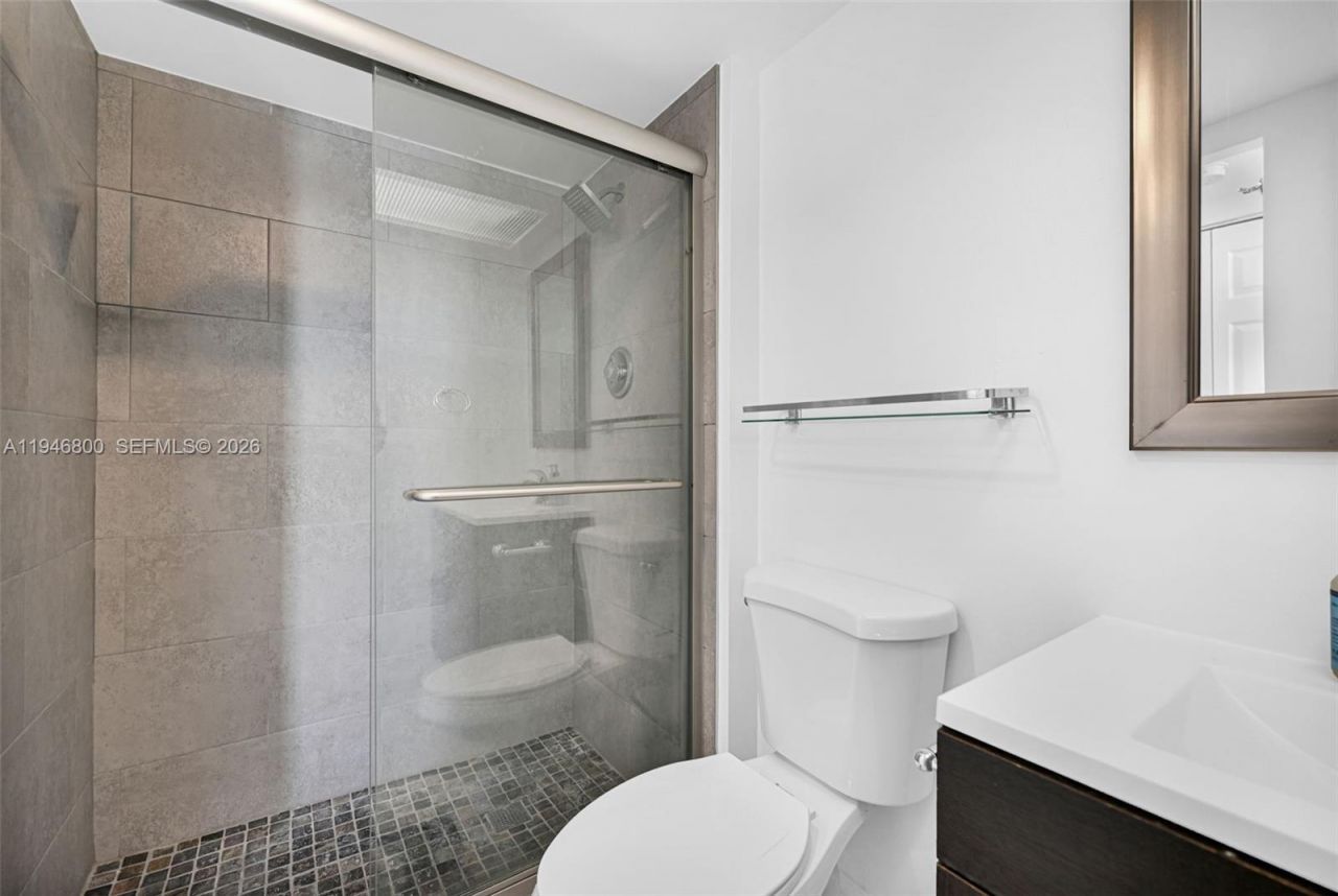 250 174th St, Unit 1808, Sunny Isles Beach, FL 33160 Photo