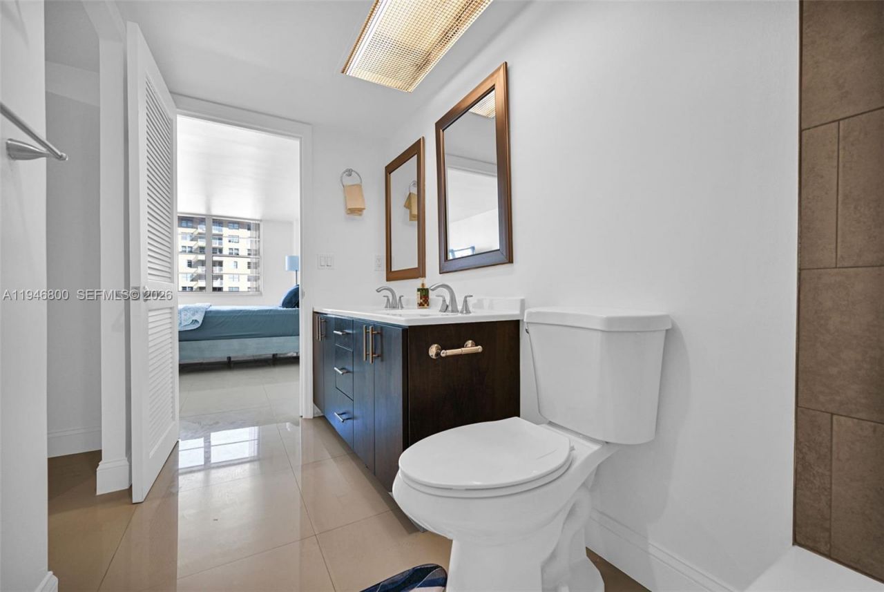 250 174th St, Unit 1808, Sunny Isles Beach, FL 33160 Photo