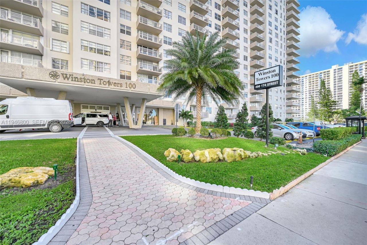 250 174th St, Unit 1808, Sunny Isles Beach, FL 33160 Photo