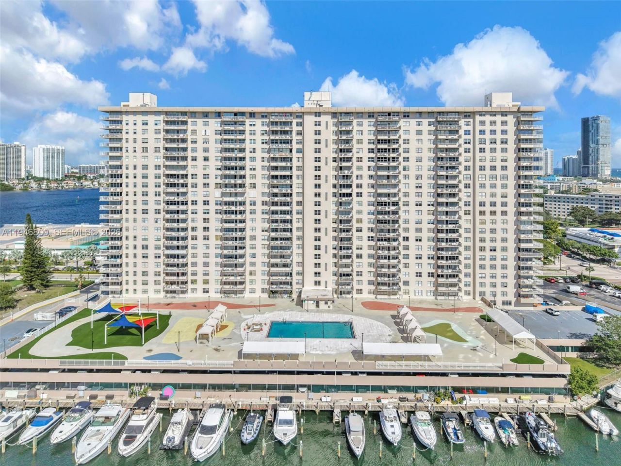 250 174th St, Unit 1808, Sunny Isles Beach, FL 33160 Photo