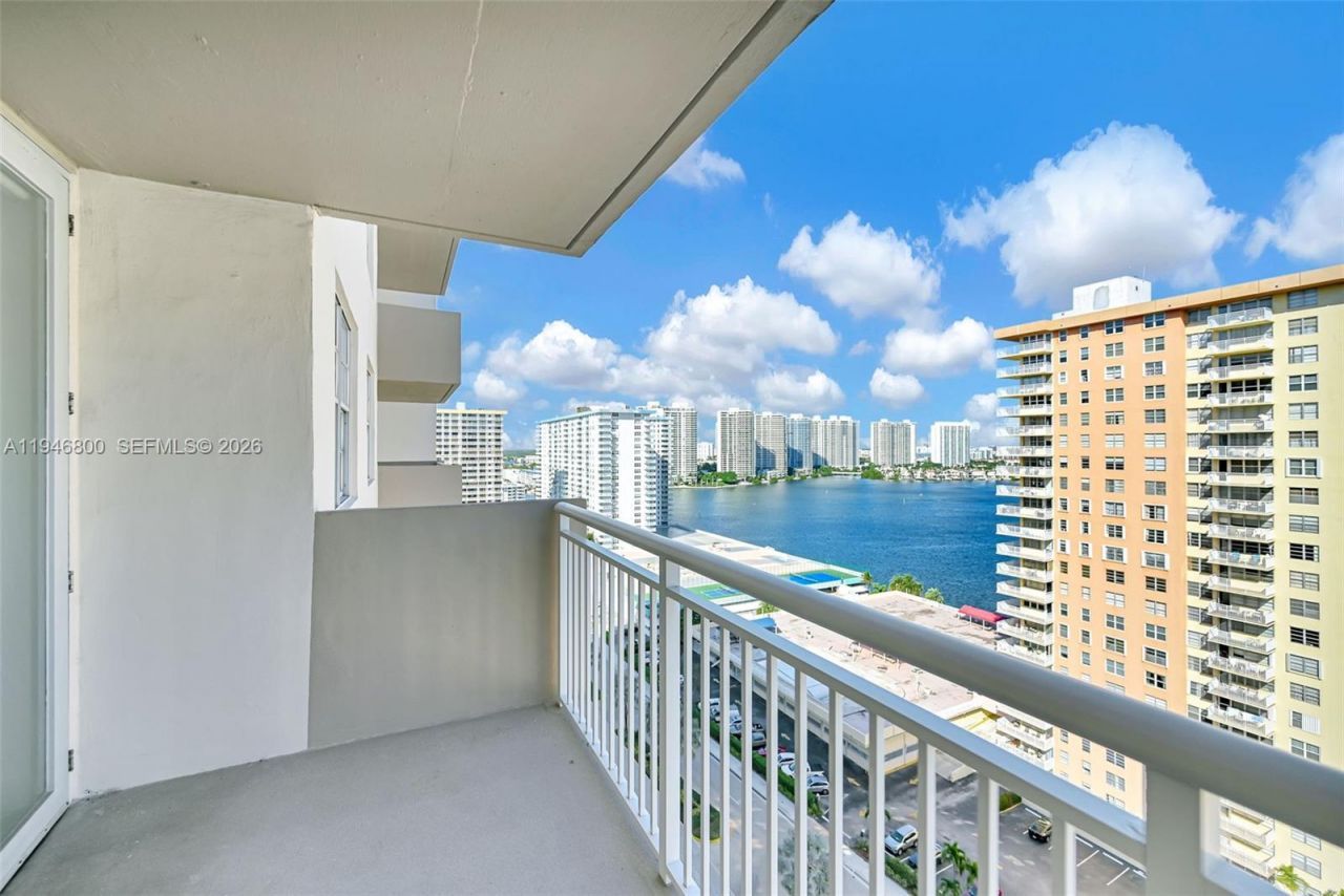 250 174th St, Unit 1808, Sunny Isles Beach, FL 33160 Photo