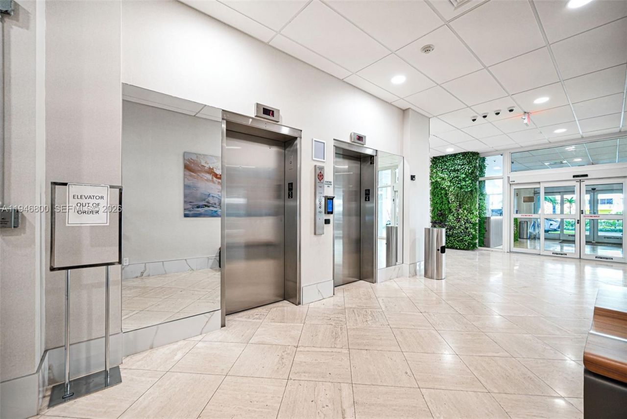 250 174th St, Unit 1808, Sunny Isles Beach, FL 33160 Photo