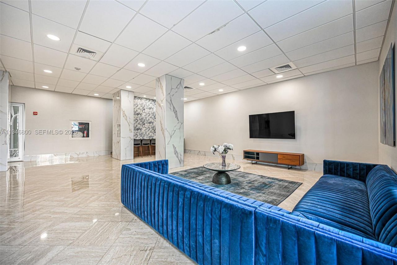 250 174th St, Unit 1808, Sunny Isles Beach, FL 33160 Photo