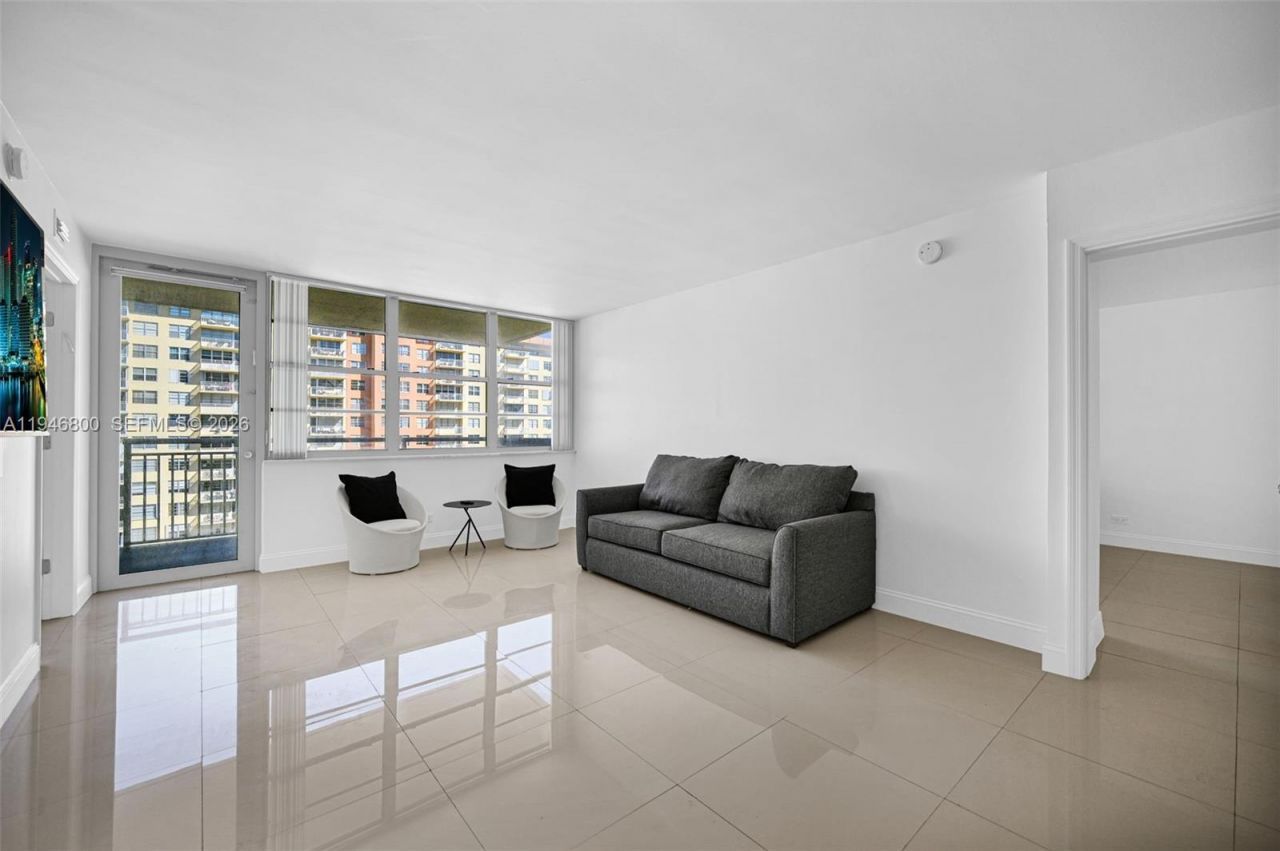 250 174th St, Unit 1808, Sunny Isles Beach, FL 33160 Photo