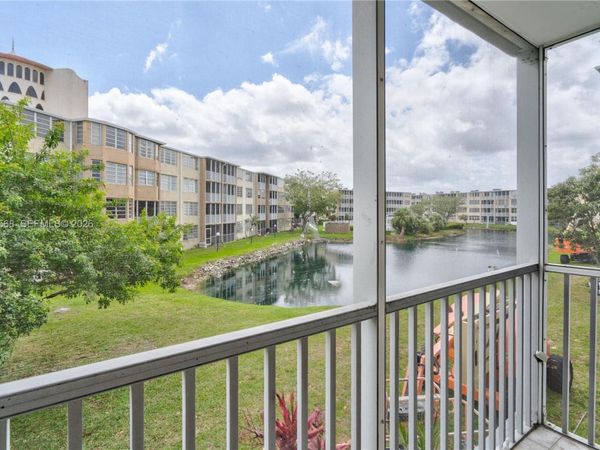 1700 NE 191st St, Unit 202, Miami, FL 33179