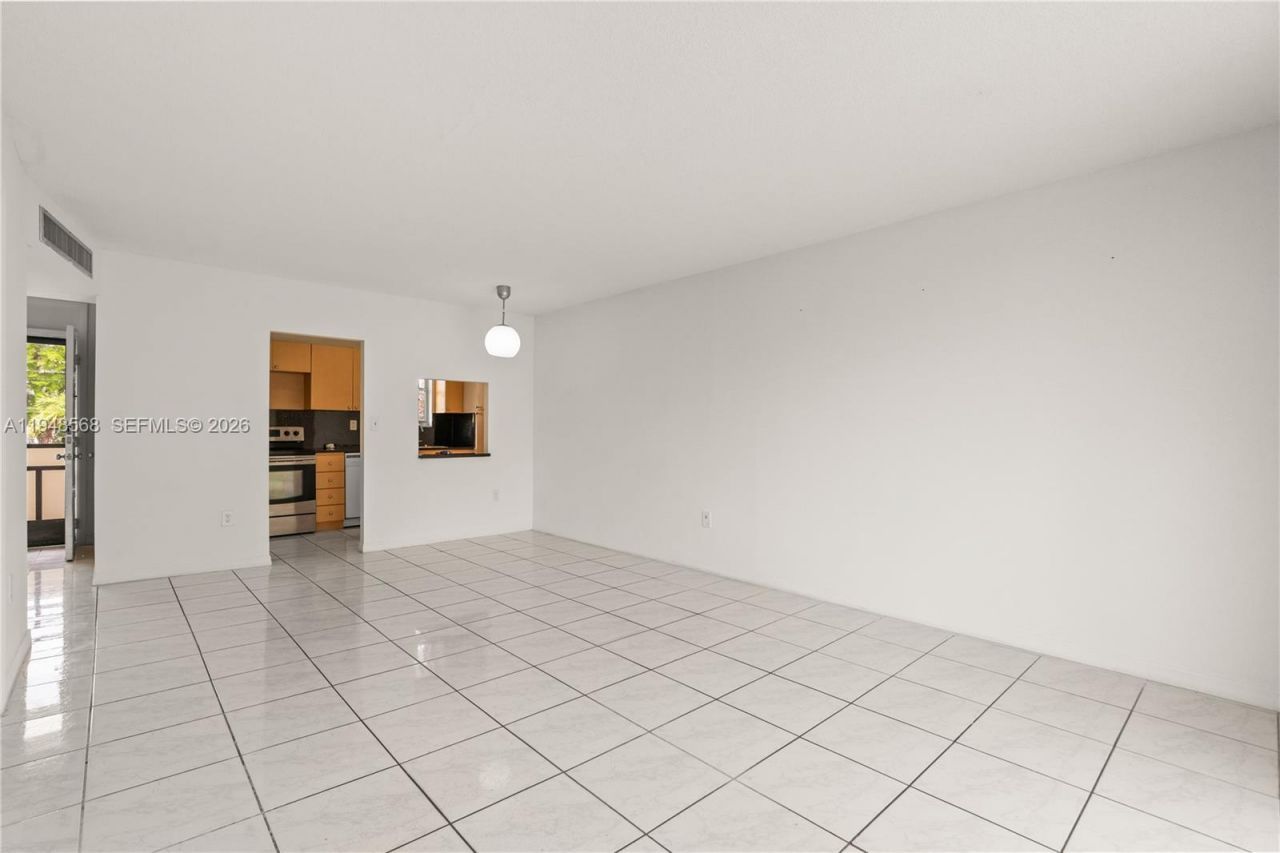 1700 NE 191st St, Unit 202, Miami, FL 33179 Photo