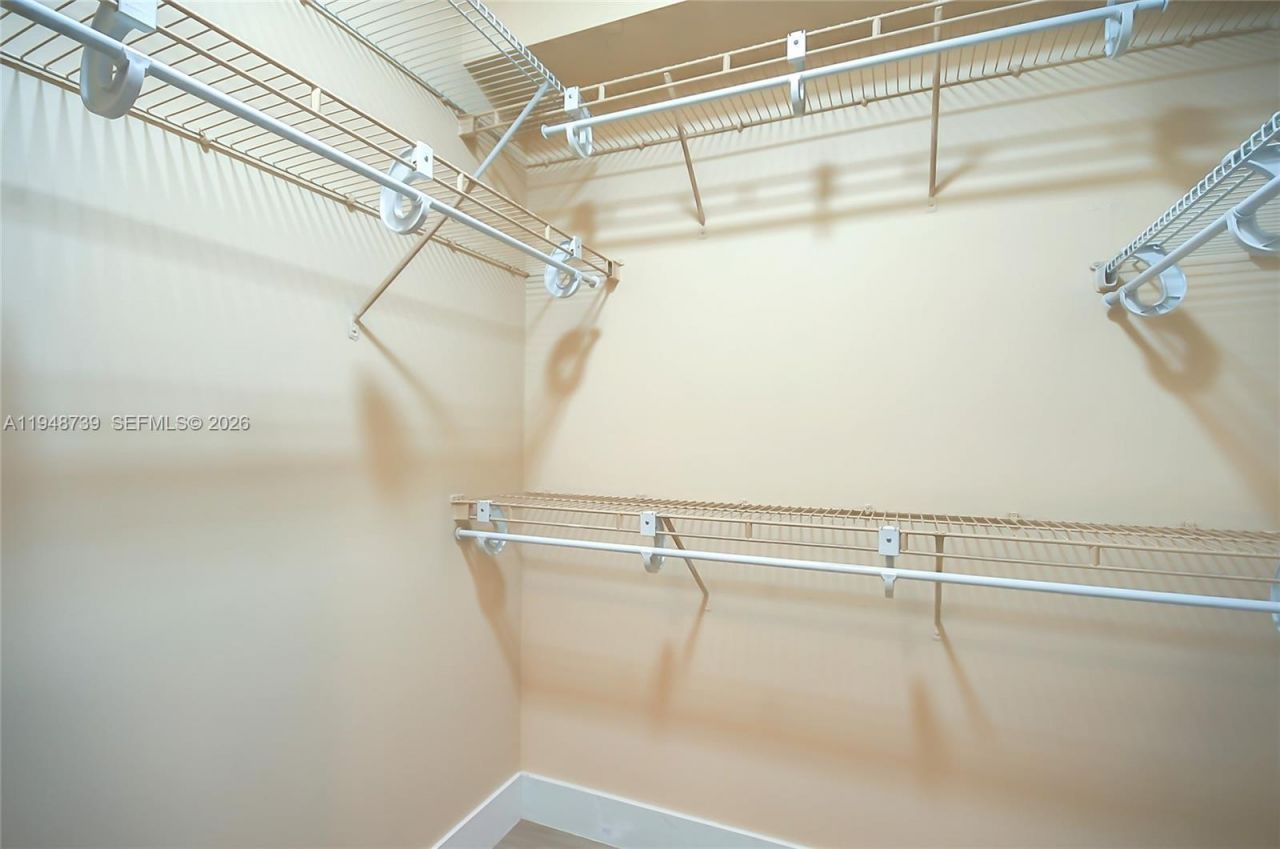 5077 NW 7th St, Unit TS7, Miami, FL 33126 Photo