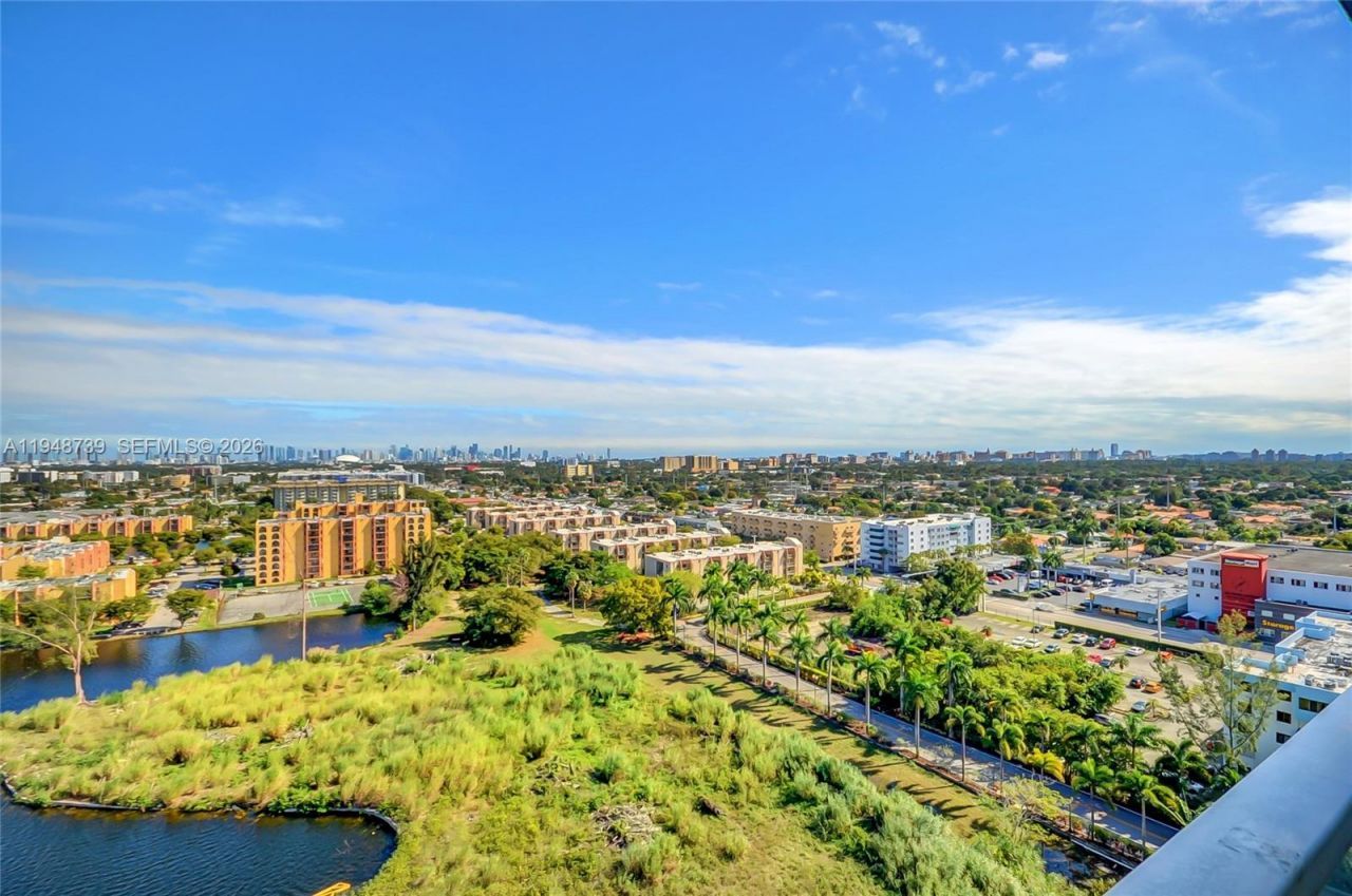 5077 NW 7th St, Unit TS7, Miami, FL 33126 Photo