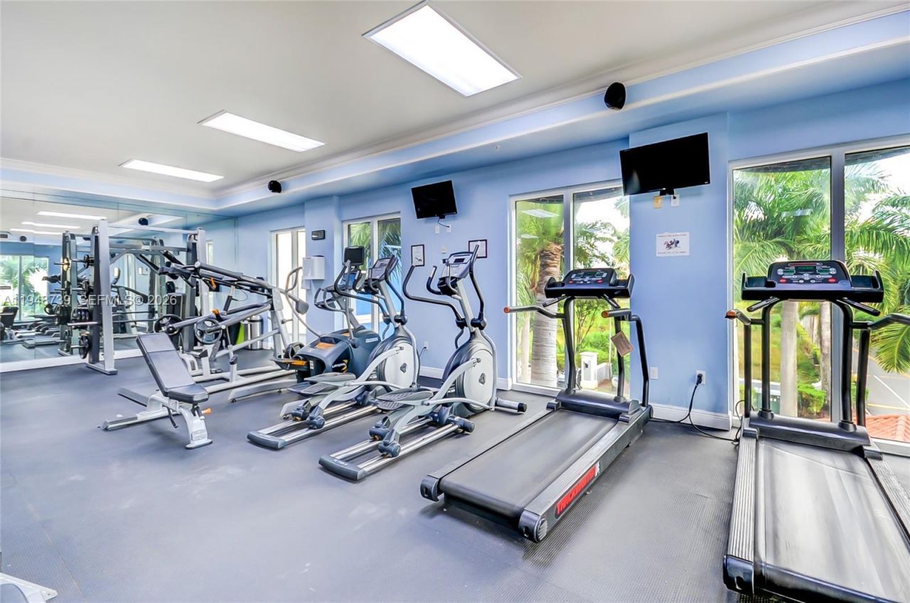 5077 NW 7th St, Unit TS7, Miami, FL 33126 Photo