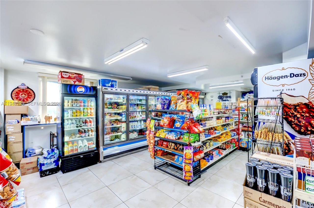 5077 NW 7th St, Unit TS7, Miami, FL 33126 Photo