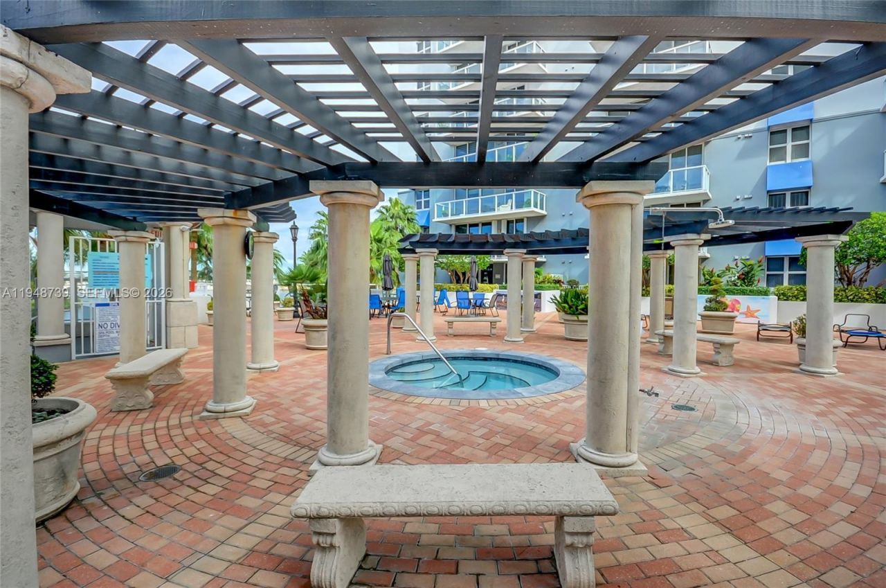 5077 NW 7th St, Unit TS7, Miami, FL 33126 Photo