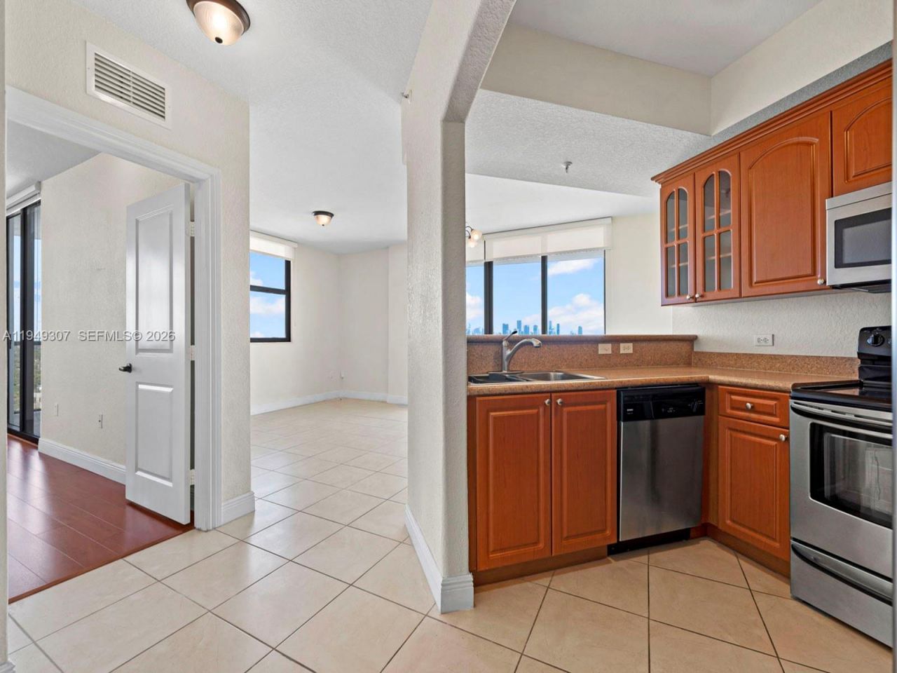 2301 SW 27th Ave, Unit 1403, Miami, FL 33145 Photo