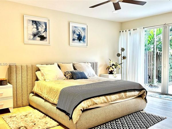 814 NE 19th Ave , Fort Lauderdale, FL 33304