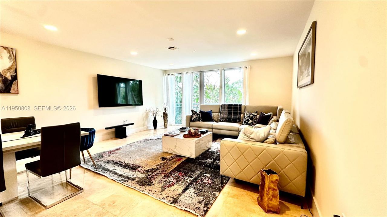 814 NE 19th Ave , Fort Lauderdale, FL 33304 Photo