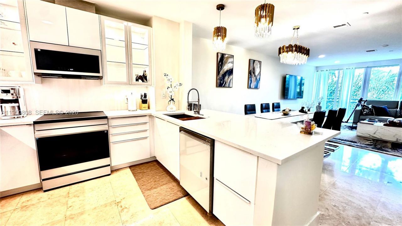 814 NE 19th Ave , Fort Lauderdale, FL 33304 Photo