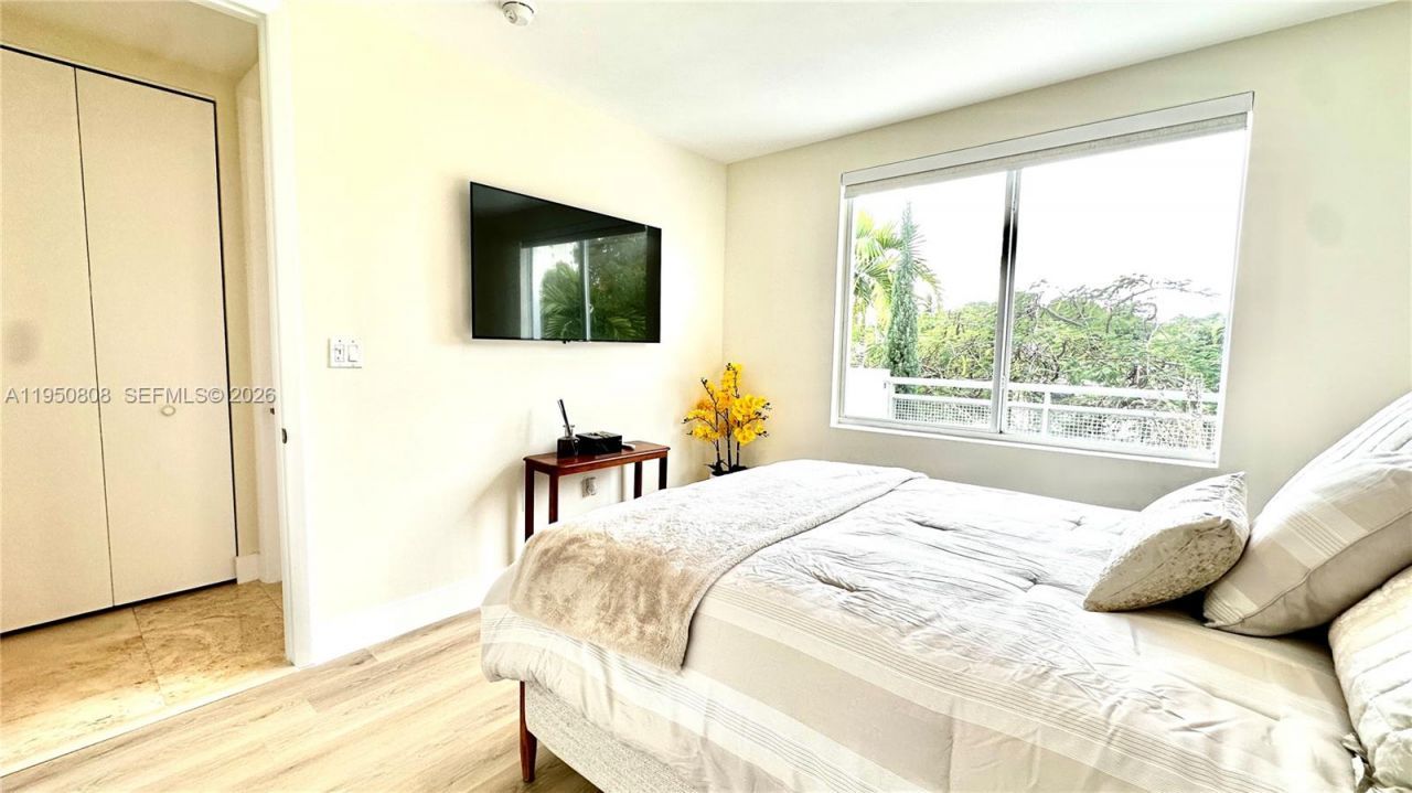 814 NE 19th Ave , Fort Lauderdale, FL 33304 Photo