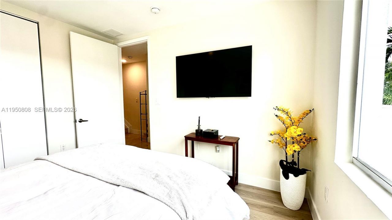 814 NE 19th Ave , Fort Lauderdale, FL 33304 Photo